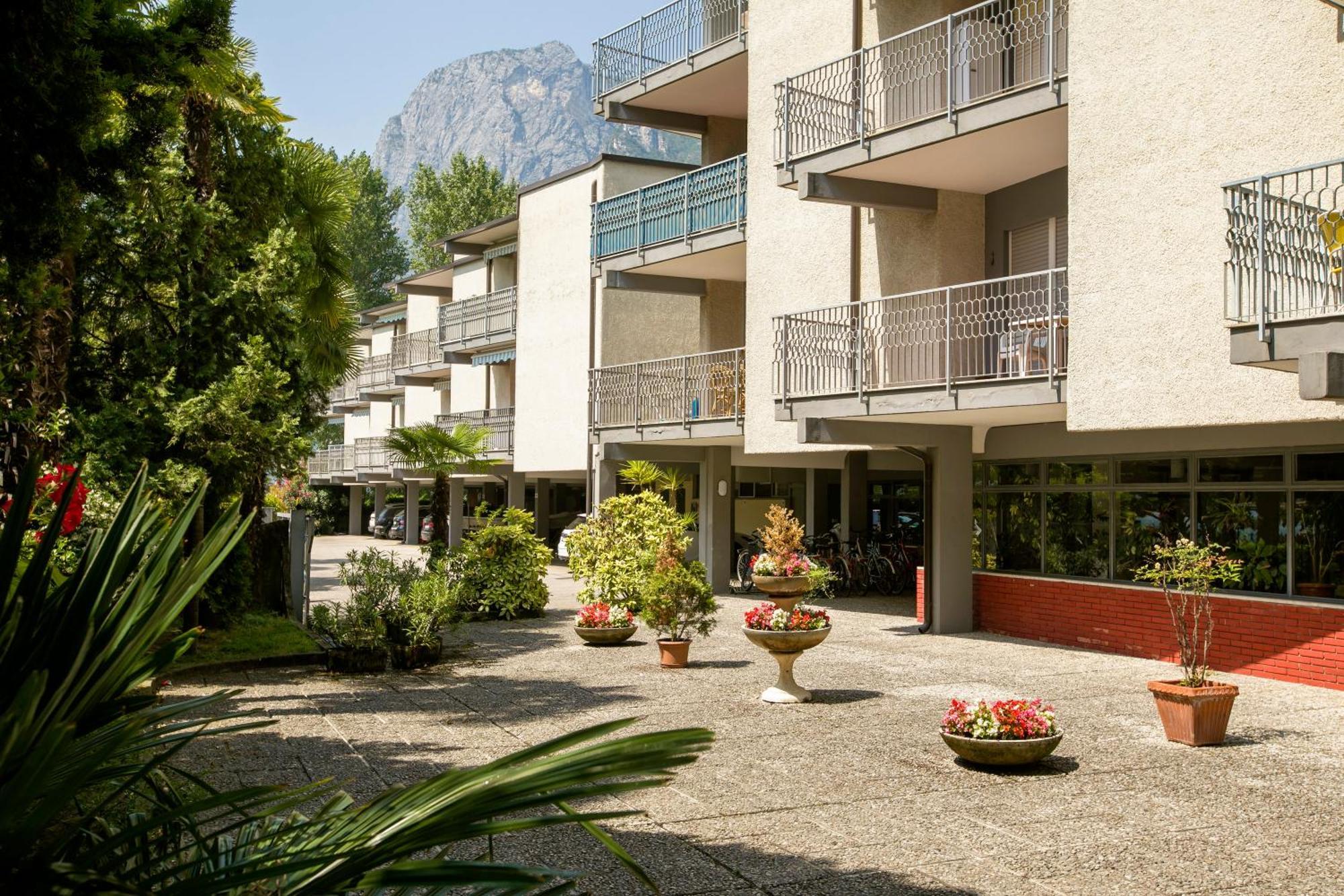 Riva Lago E Spiaggia Apartment 2 - Happy Rentals Екстериор снимка